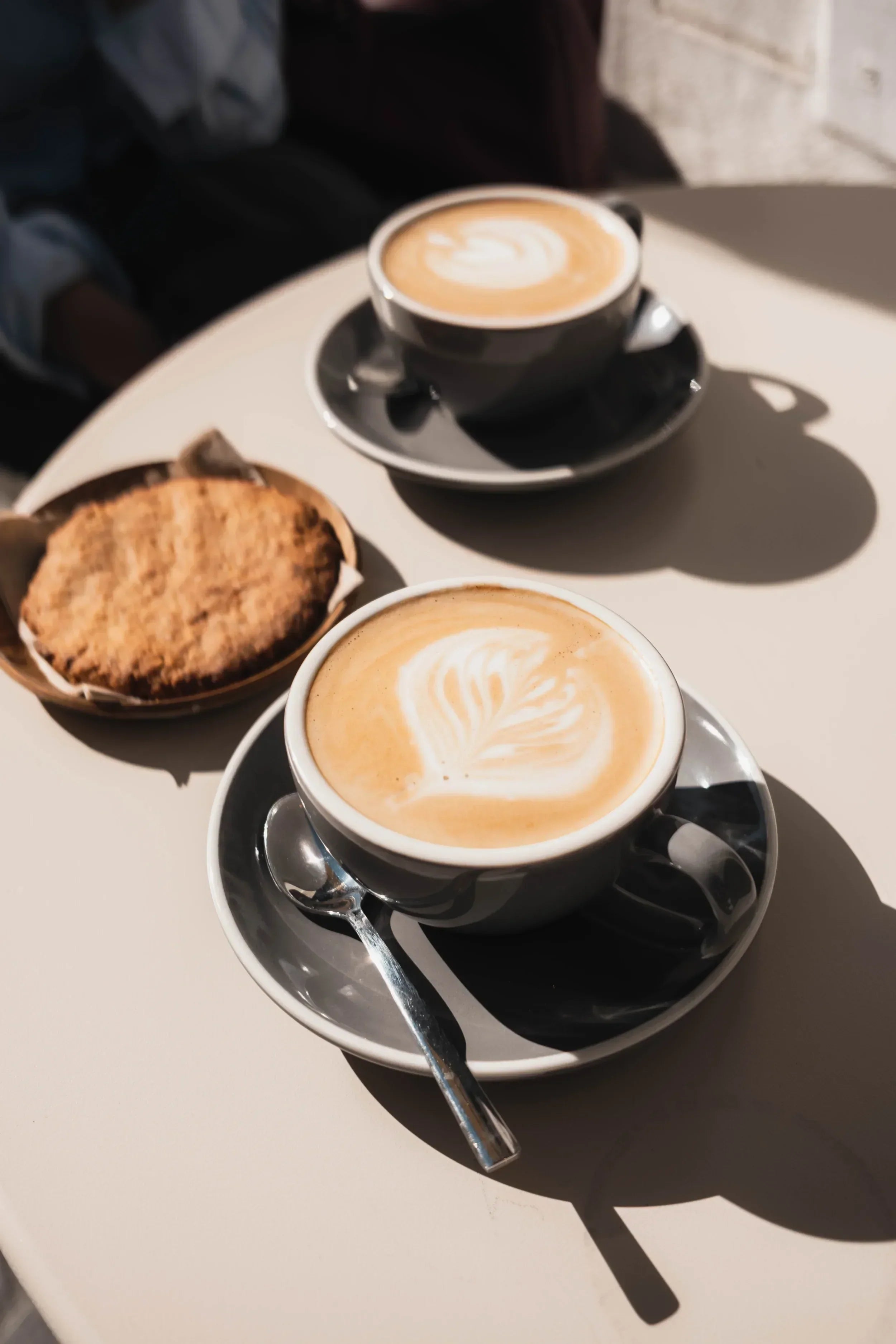 Macchiato vs Latte: dos formas de disfrutar el café con leche