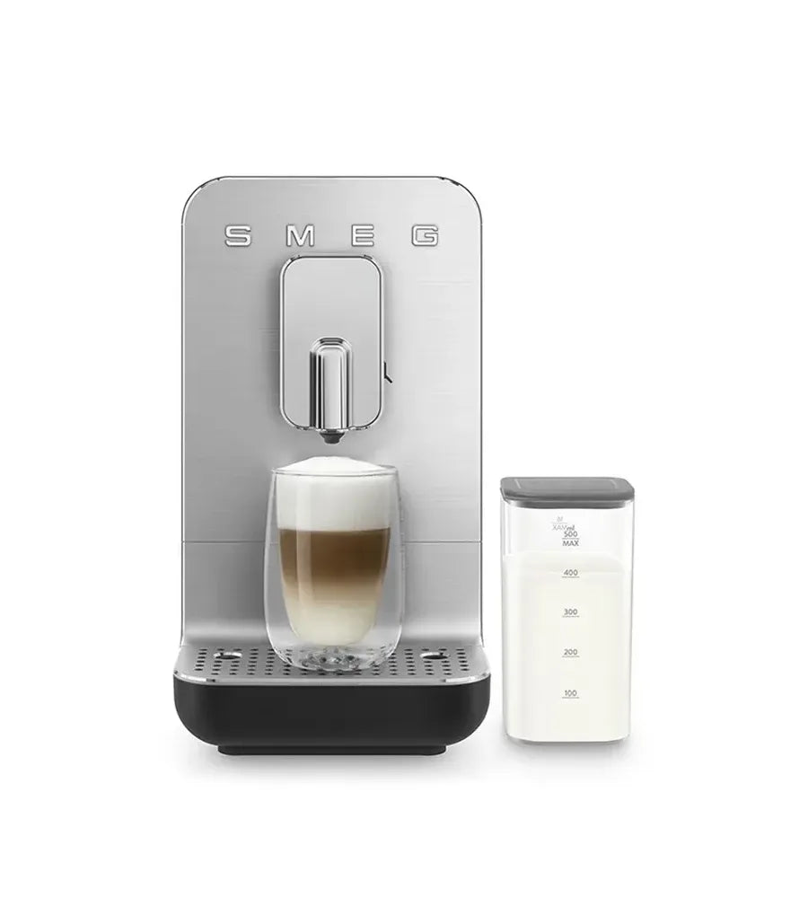 Smeg Cafetera Automática Sistema de Leche
